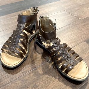 BOC Leather Sz 8 sandals